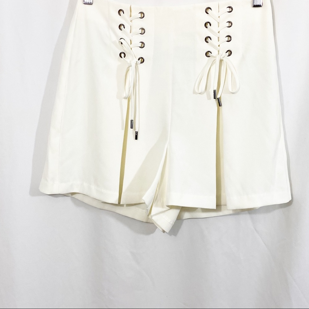 NEW Cupcakes and Cashmere Rummer Lace Up Shorts - Picture 5 of 12